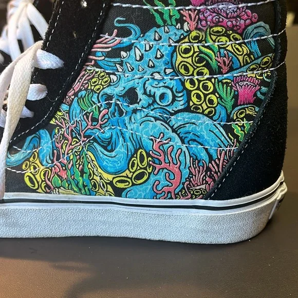 Vans suede high top off the wall, black white with ocean sea monster size 7 - Picture 4 of 9